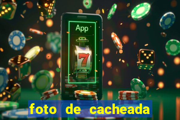 foto de cacheada no espelho